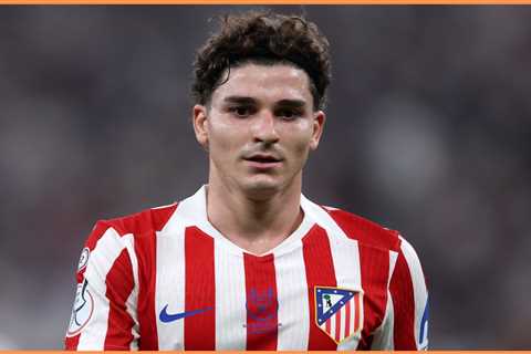 Barcelona monitor Julián Álvarez as Atletico stance hardens